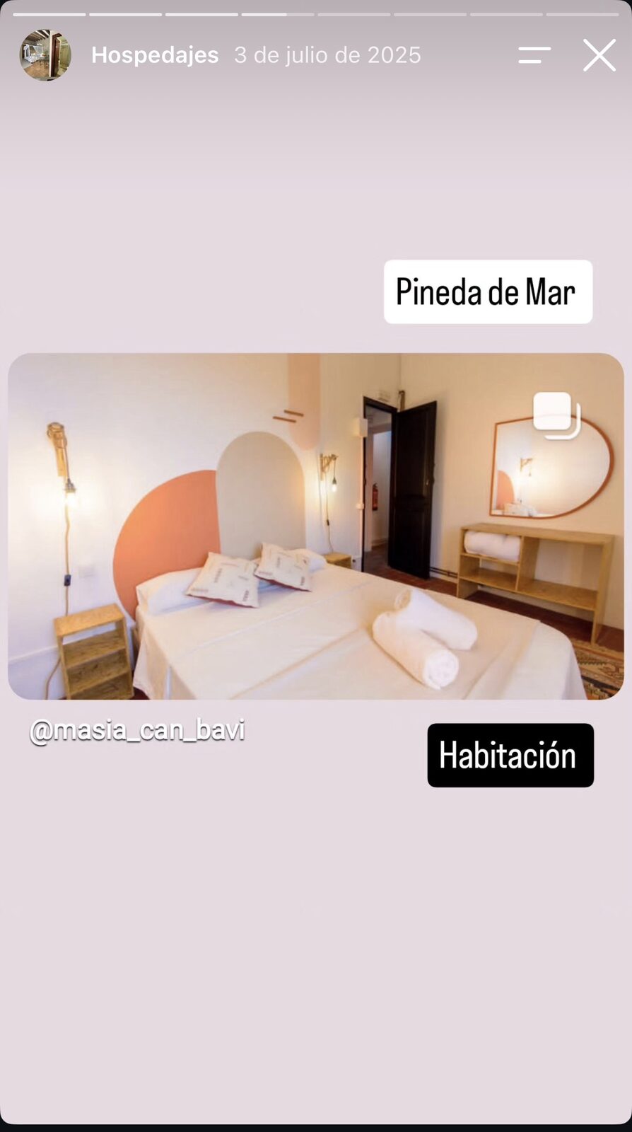 Estancia reformada de la masía